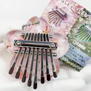 商品名 : 指で弾くピアノ四季のカリンバ