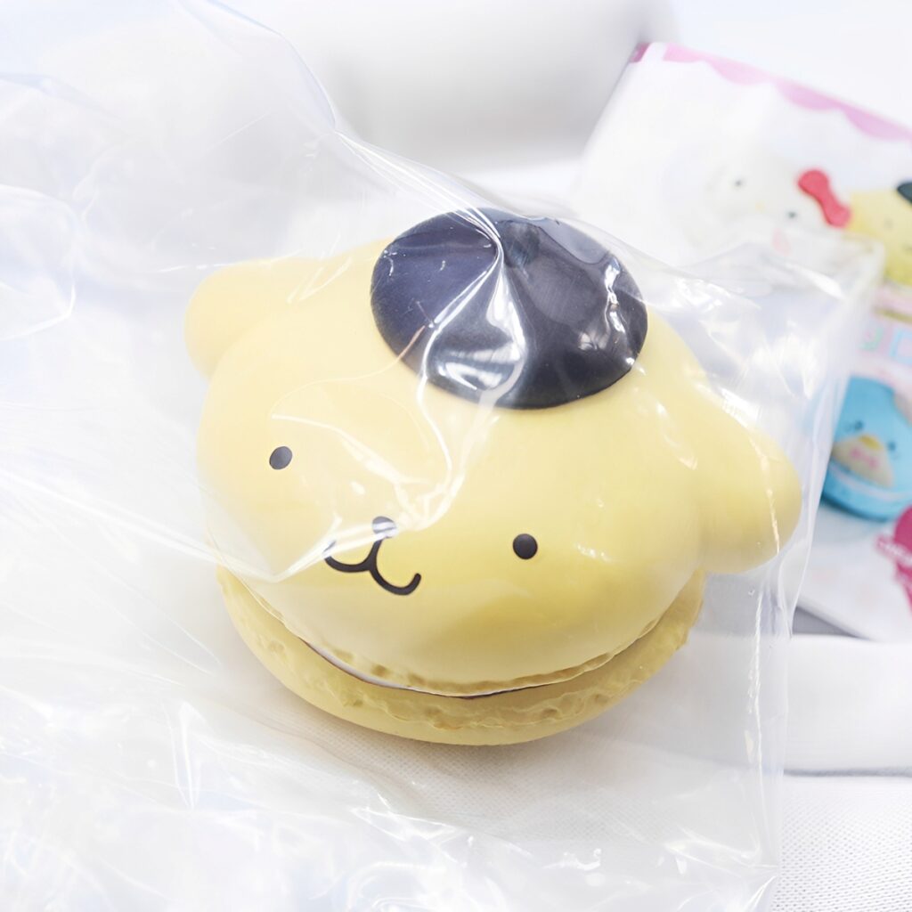 商品名 : サンリオキャラクターズ マカロンケース